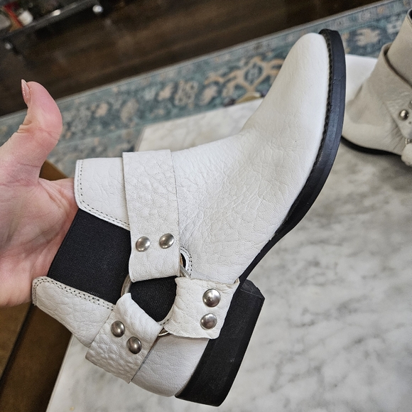 Real Leather Chelsea Boots With Straps - Picture 7 of 12